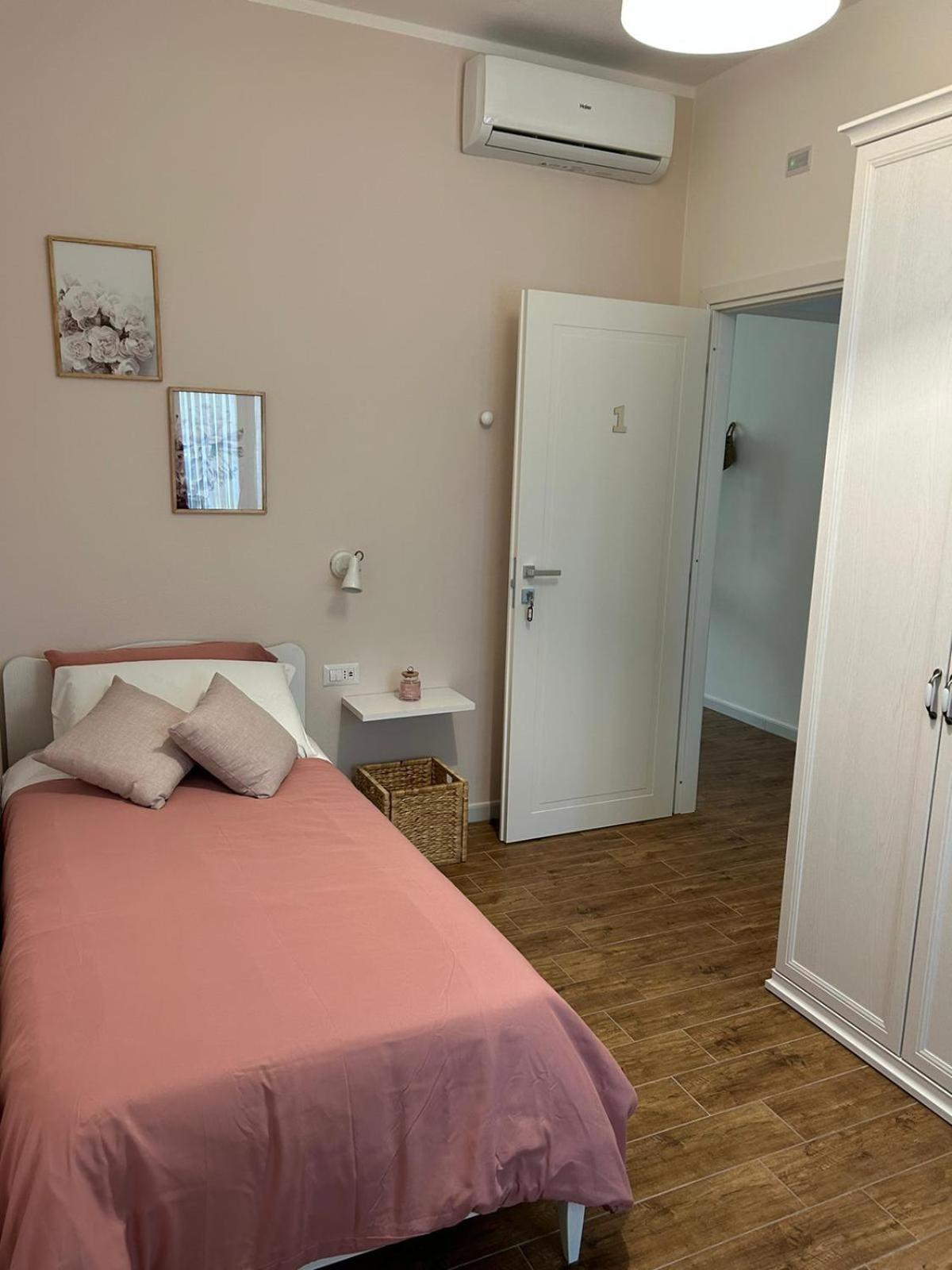 Mavi Rooms San Gavino Monreale Eksteriør billede